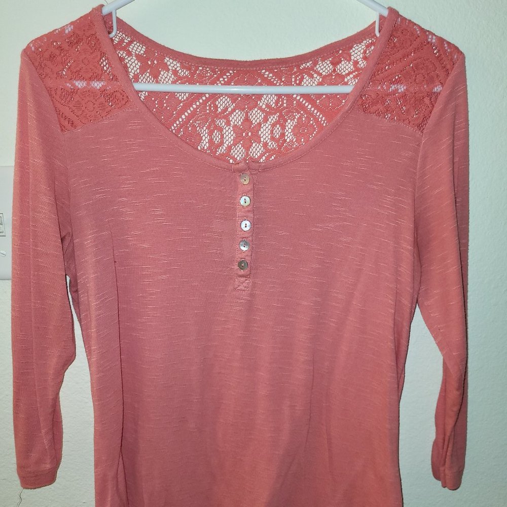 Pink half sleeve t-shirt- size M/L